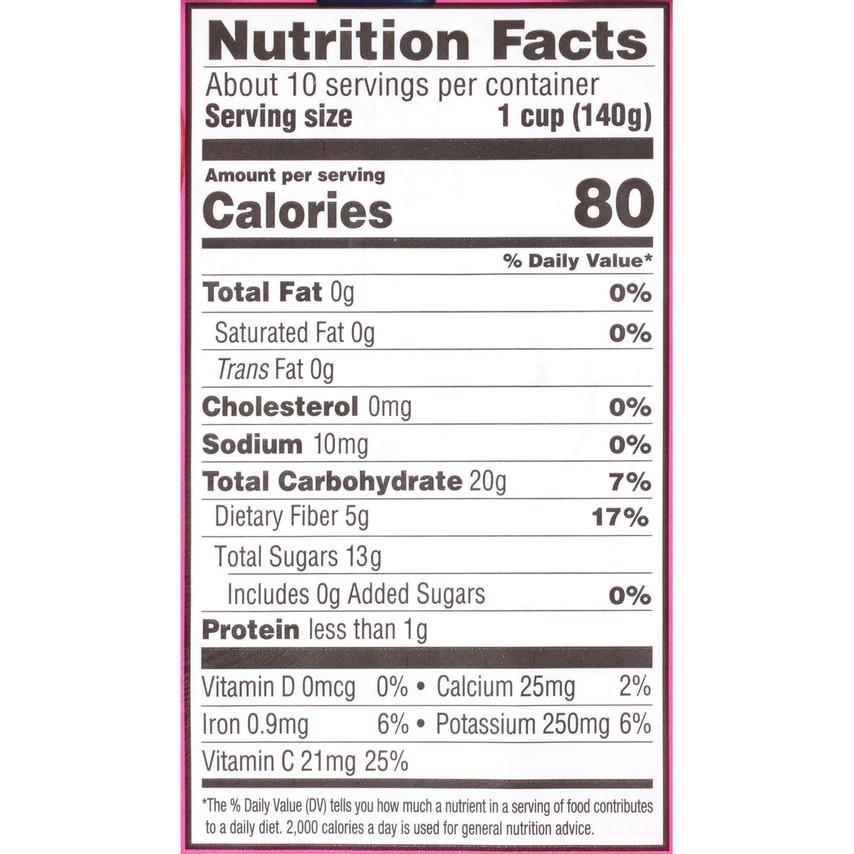 A close-up of a nutrition label on a Wyman's Banana Berry blend.